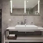 Mountain King Apartment *