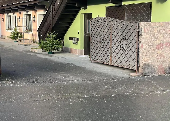 Mountain King 公寓 *